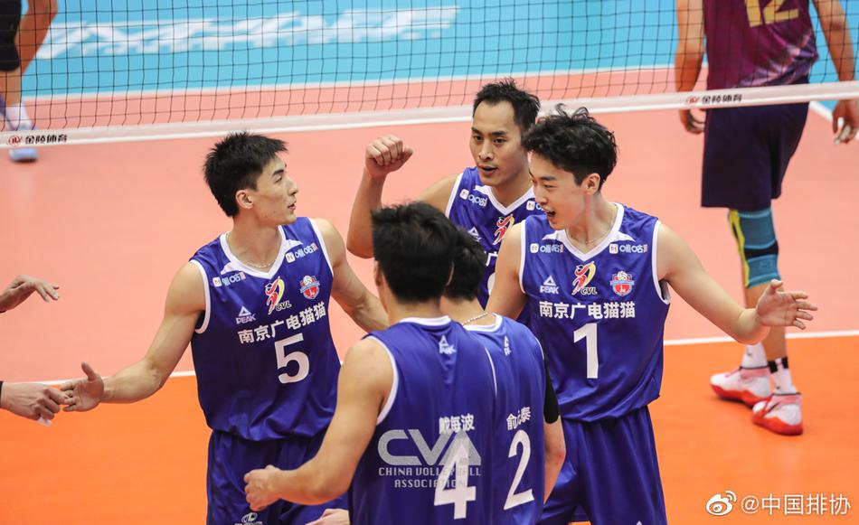 上海男排冠亚军决赛先下一城