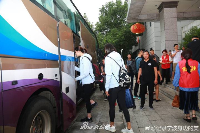 中国女排封闭集训收官返京