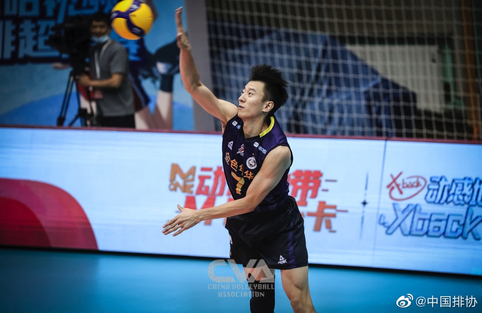 男排联赛上海3-1胜老牌劲旅河南