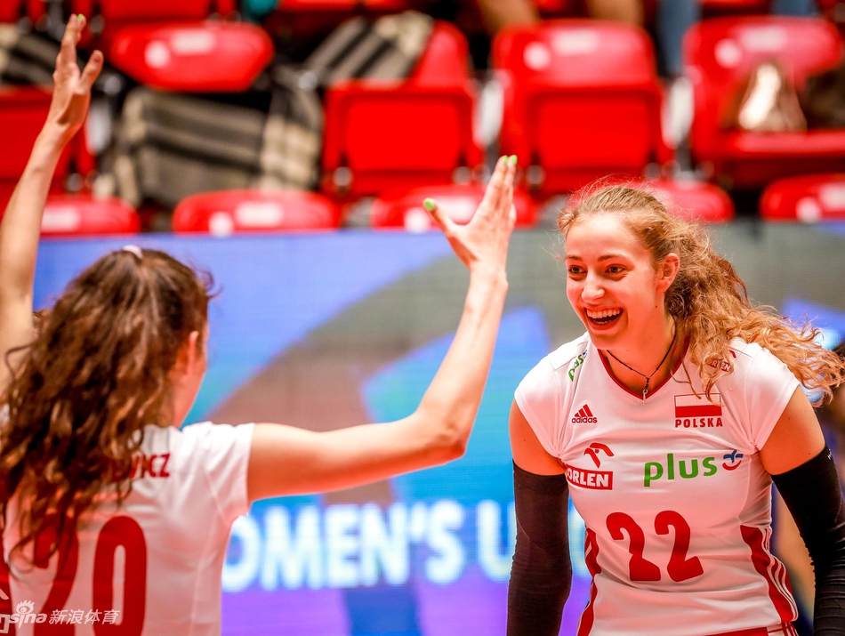 世青赛中国女排2-3不敌波兰
