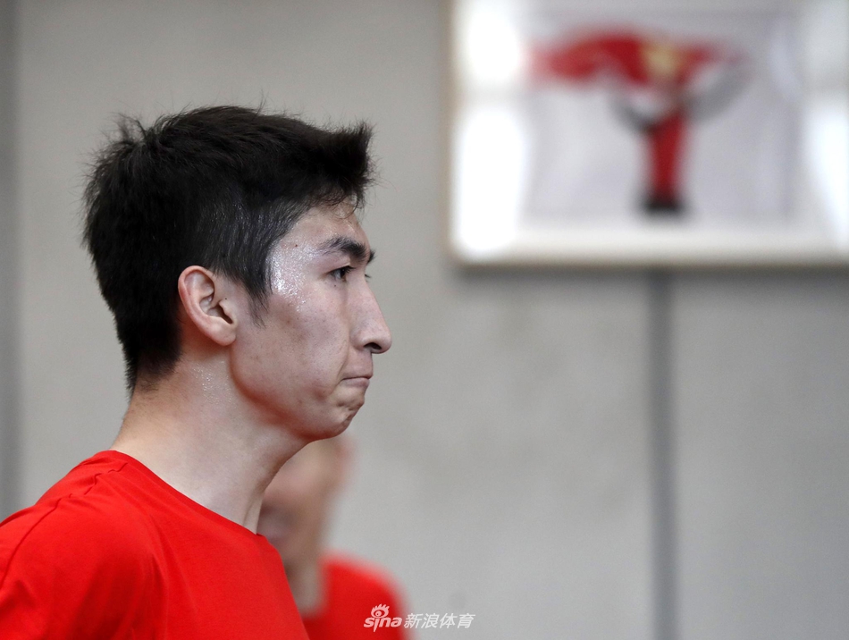 武大靖领衔短道速滑队在京集训