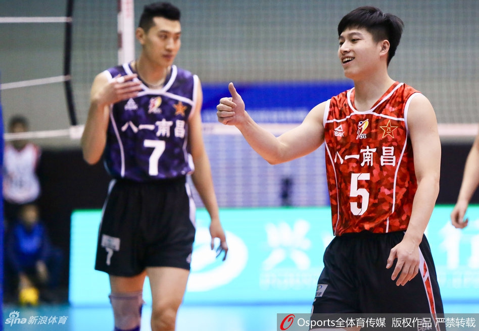 排超八强战山东男排1-3八一男排