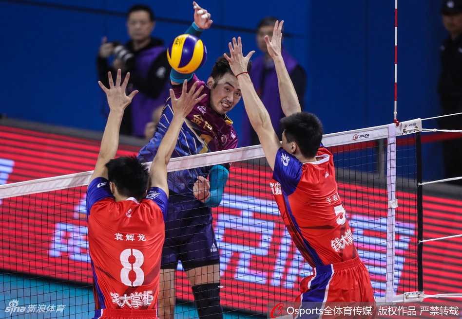 男排联赛半决赛首回合上海3-1江苏