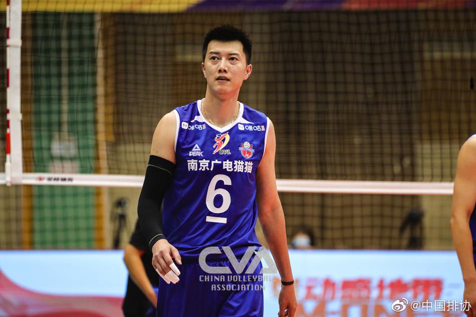 上海男排冠亚军决赛先下一城