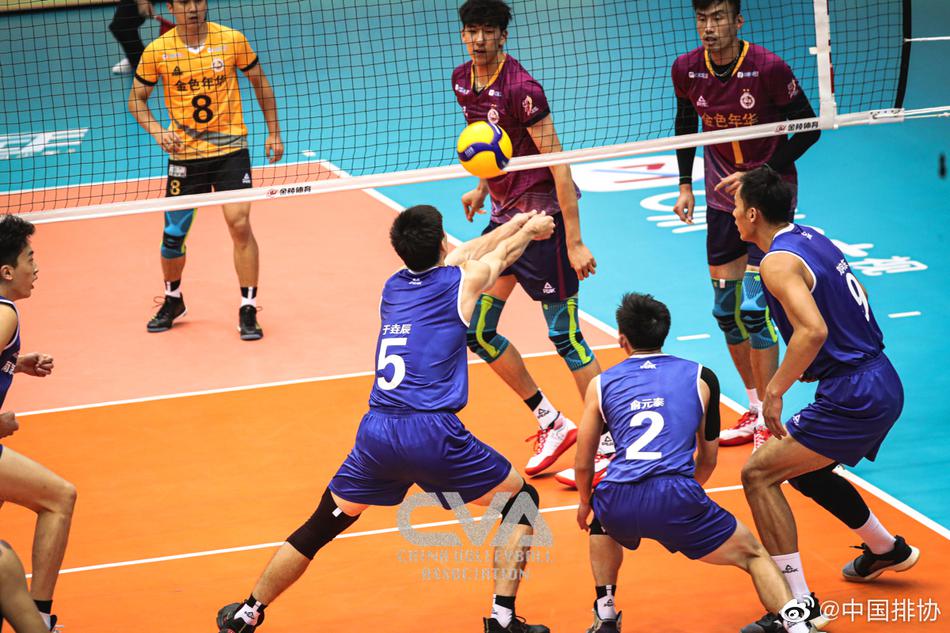 上海男排冠亚军决赛先下一城