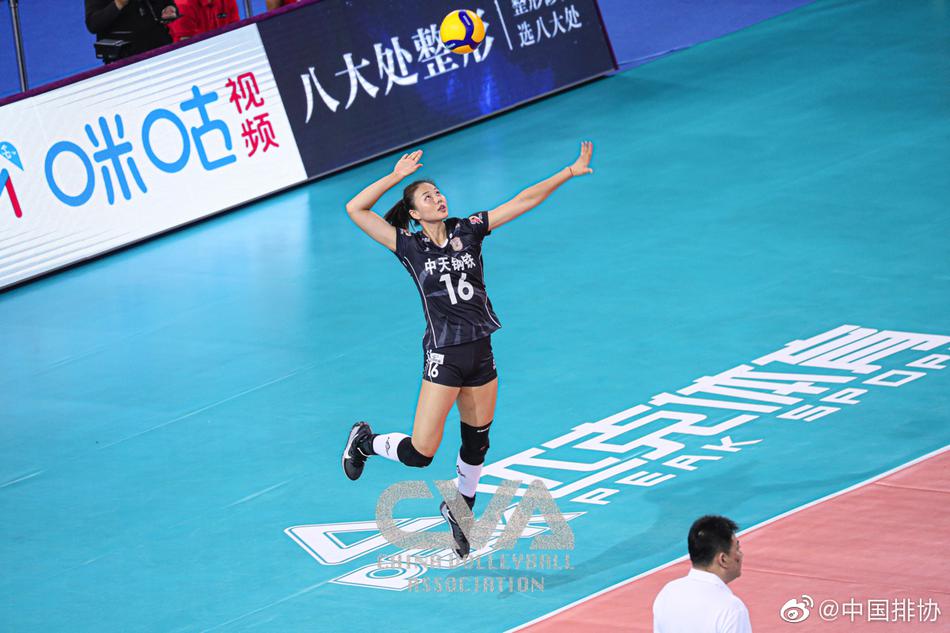 排超江苏女排3-0横扫四川女排