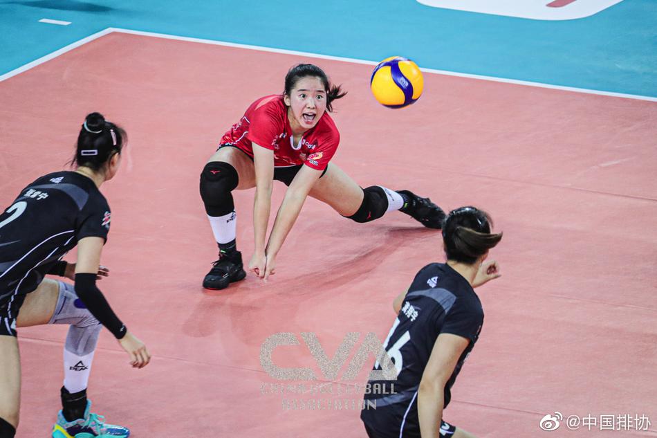 排超江苏女排3-0横扫四川女排