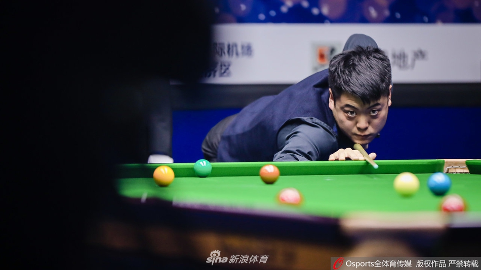 中国赛第2轮：梁文博6-5斯泰德曼