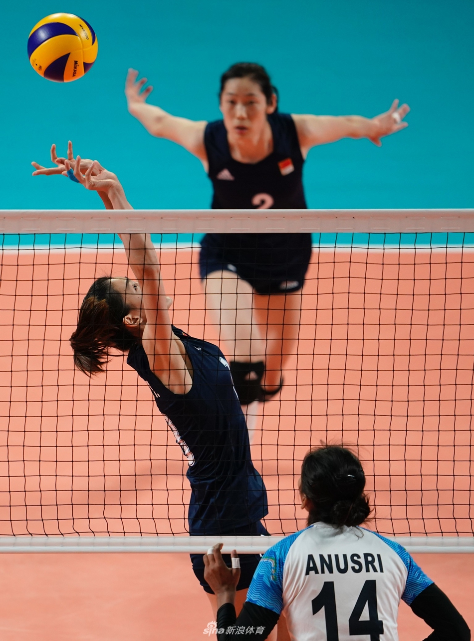新浪体育直击中国女排完胜印度 小组头名出线