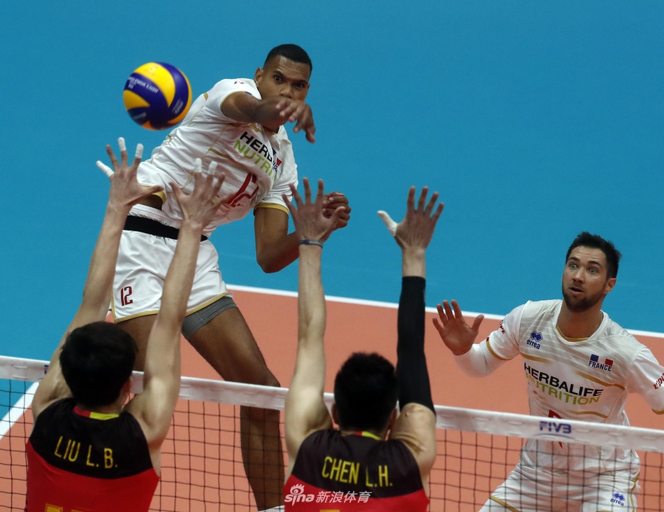 男排世锦赛中国队0-3不敌法国