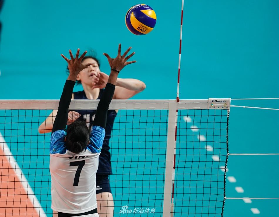 新浪体育直击中国女排完胜印度 小组头名出线