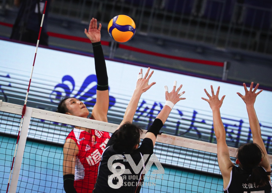 全锦赛广东女排浪费3赛点不敌浙江