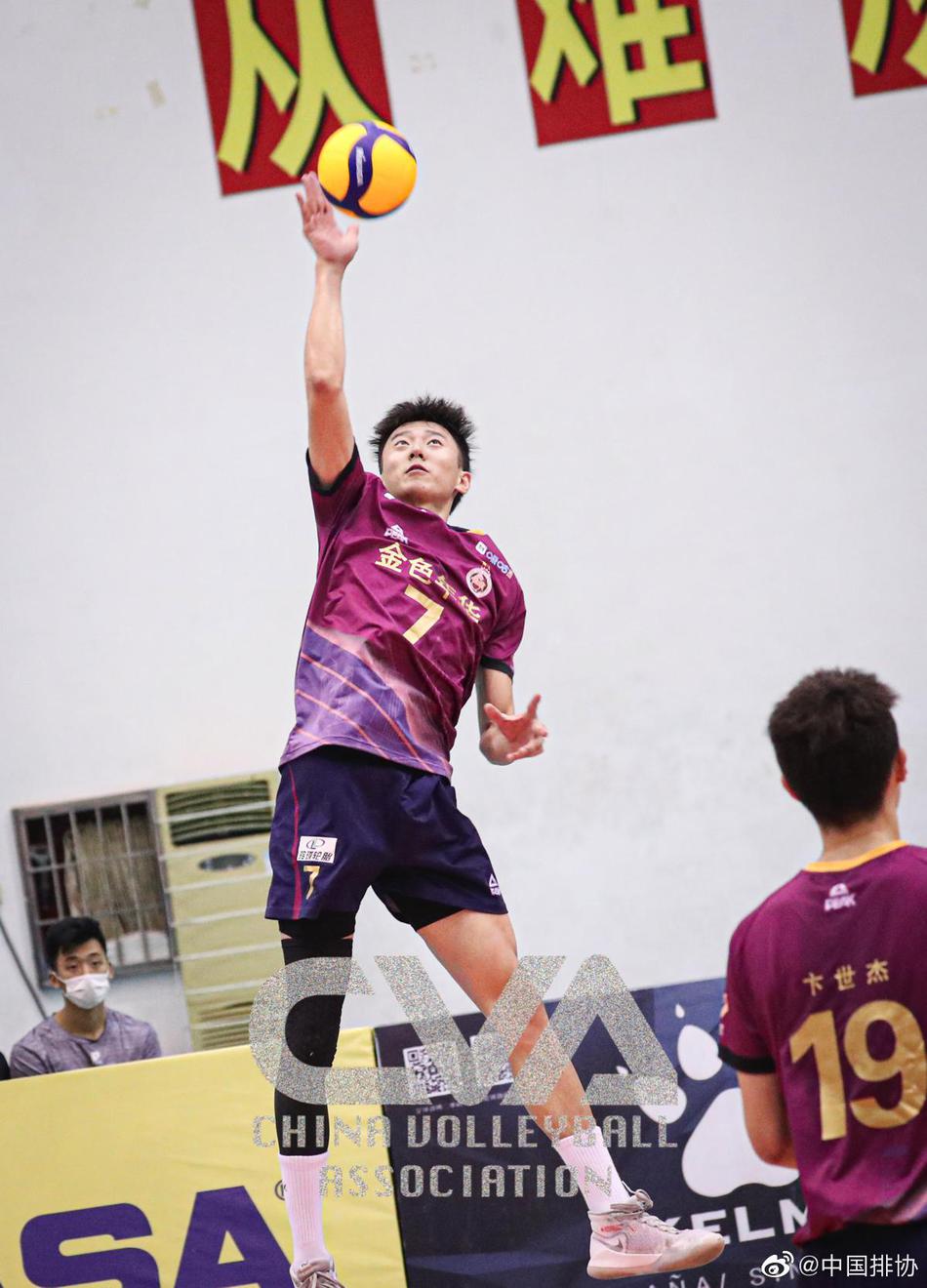 全锦赛上海男排小组第二晋级八强
