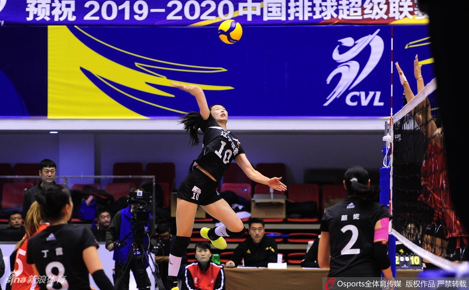 排超联赛辽宁女排0-3江苏女排