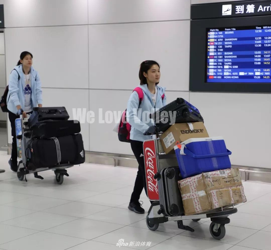 中国女排抵达日本火速开练