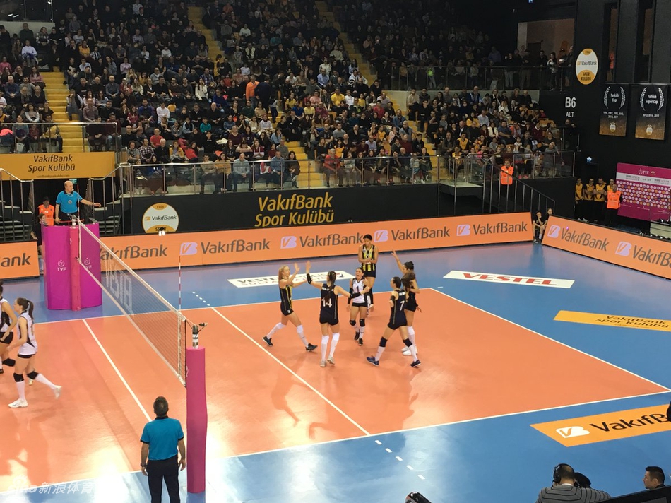 朱婷17分瓦基弗3-0费内巴切