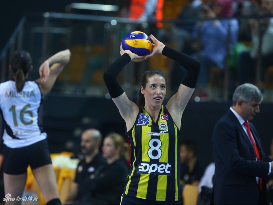 朱婷17分瓦基弗3-0费内巴切