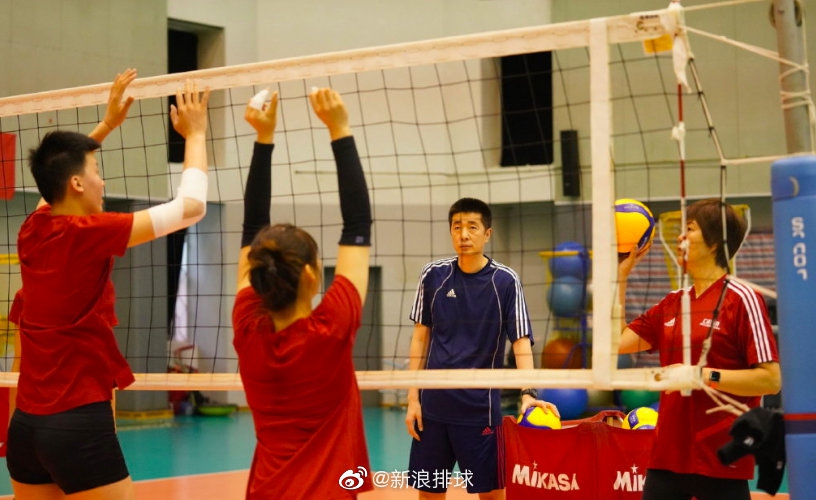 中国女排恶补短板潜心备战