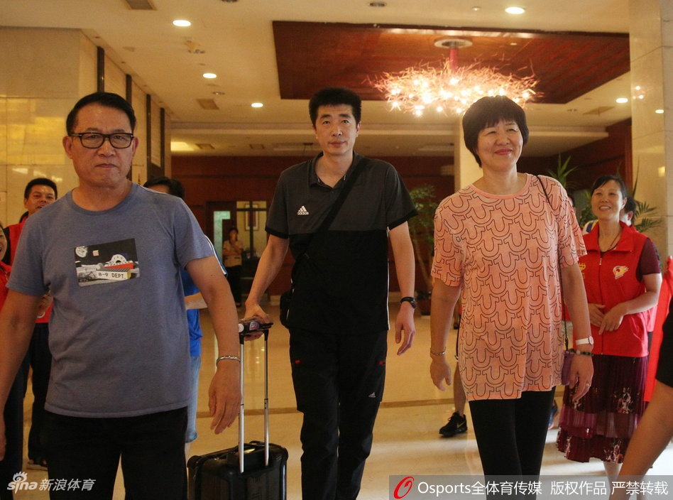 中国女排封闭集训结束返京