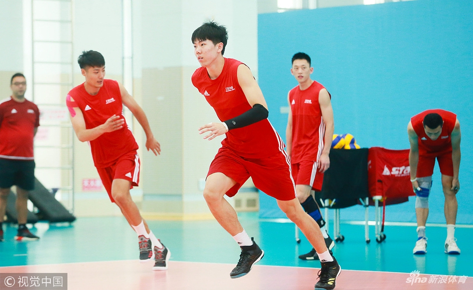中国男排训练备战雅加达亚运会