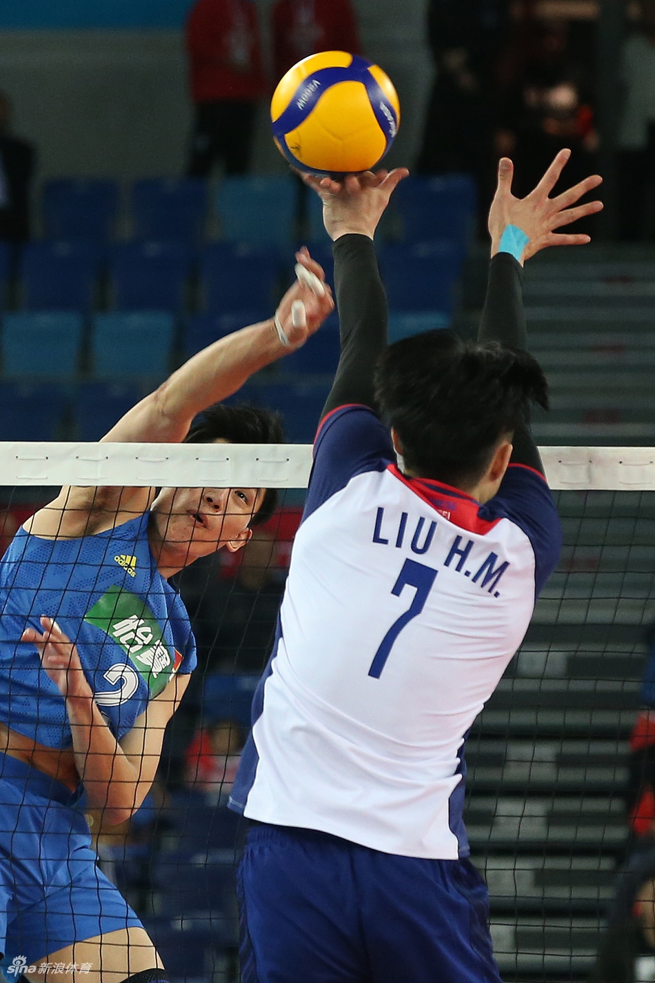 奥运资格赛中国男排3-2中国台北