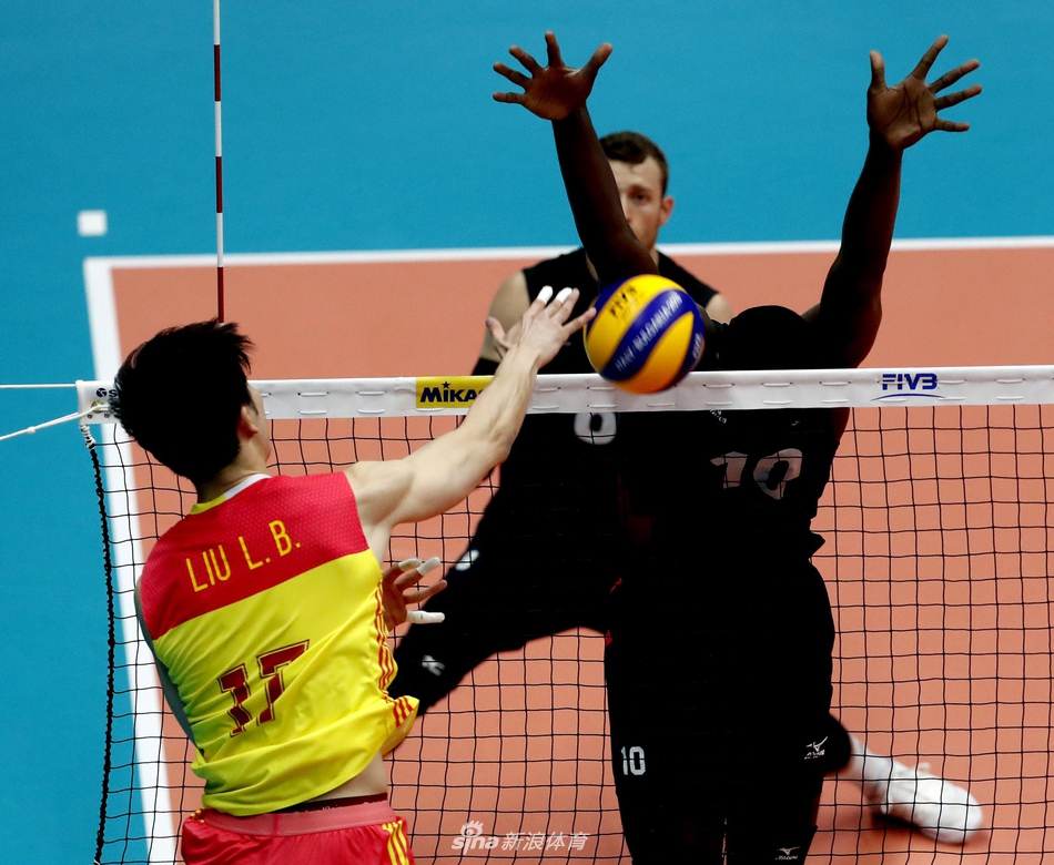 世锦赛中国男排1-3加拿大