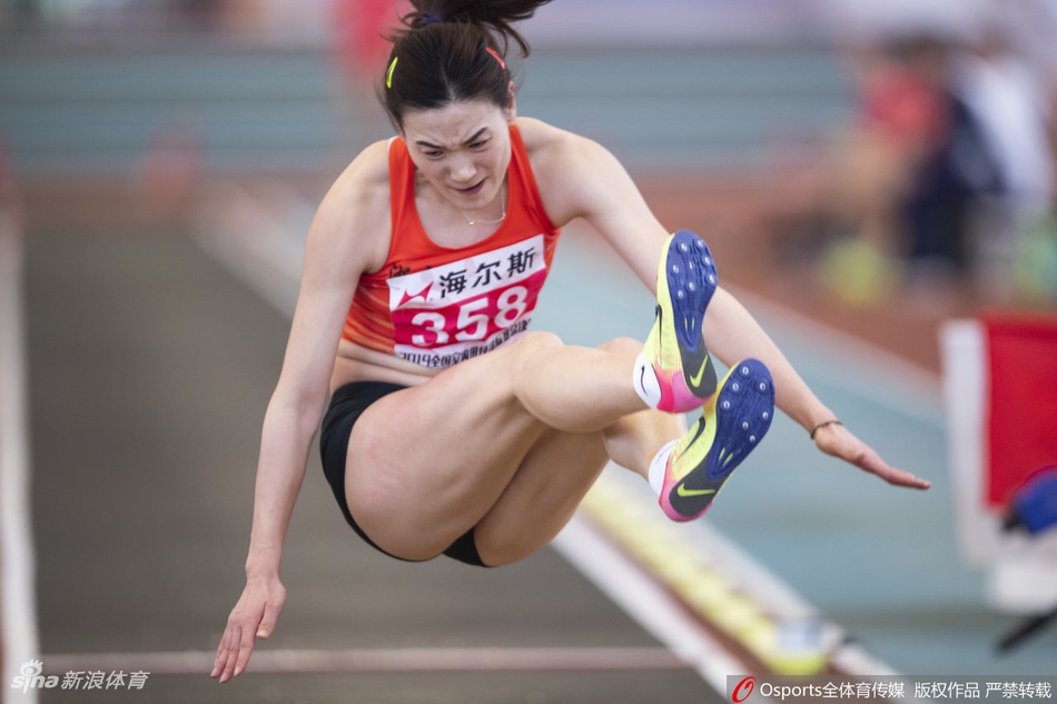 田径室内全锦赛女子跳远决赛 陈婷出战_高清图集_新浪网