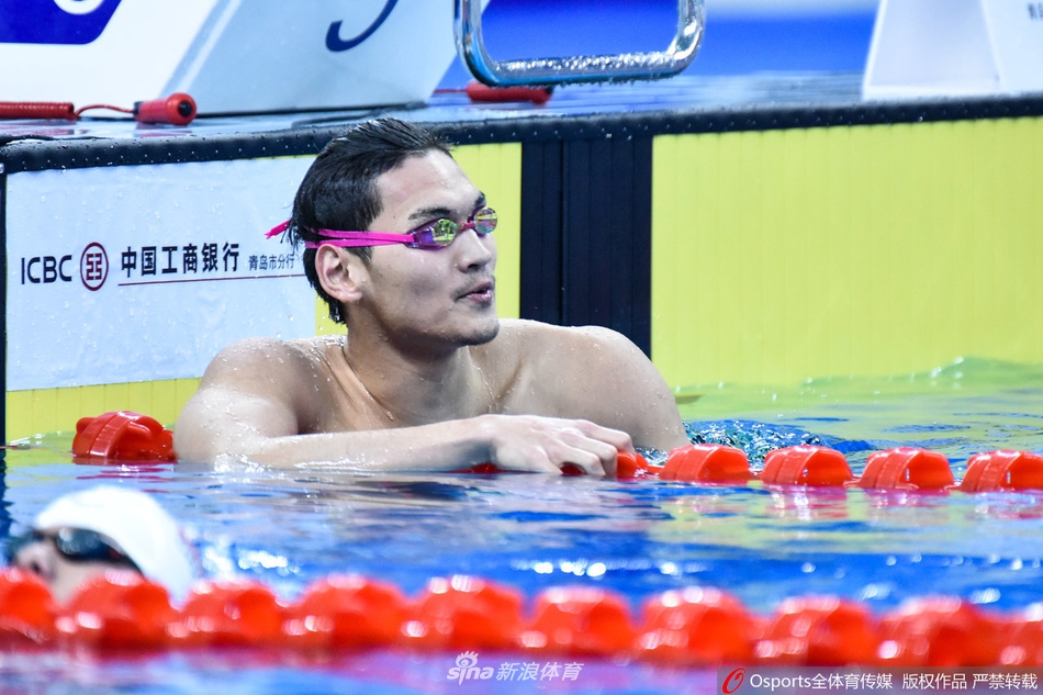 冠军赛200米仰泳徐嘉余夺冠
