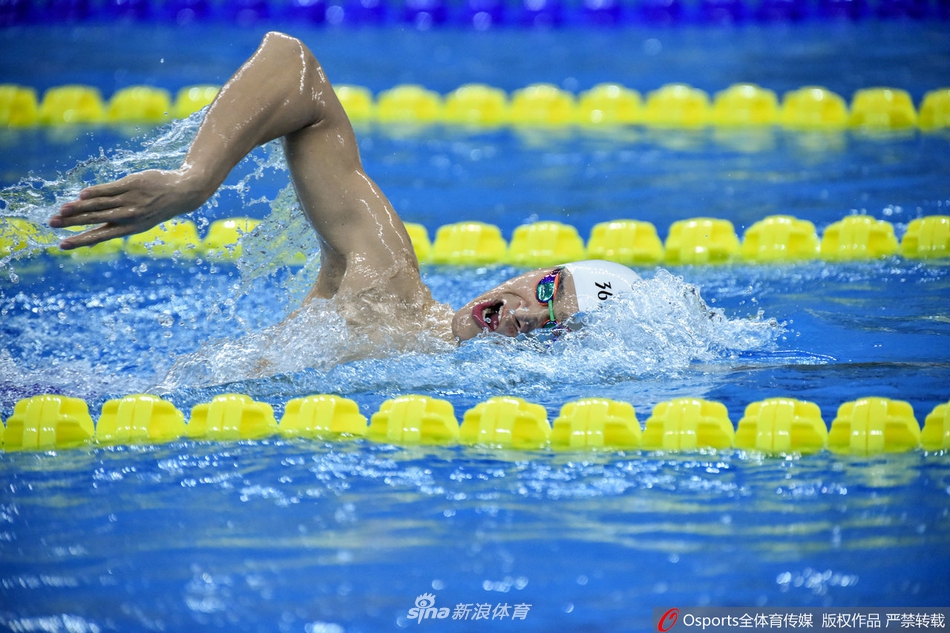 冠军赛1500米自孙杨顺晋级半决赛