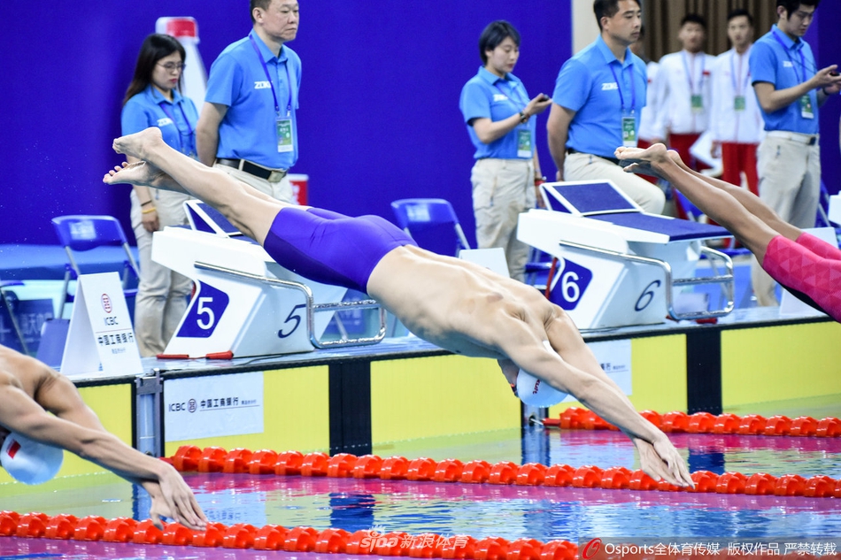 冠军赛1500米自孙杨顺晋级半决赛