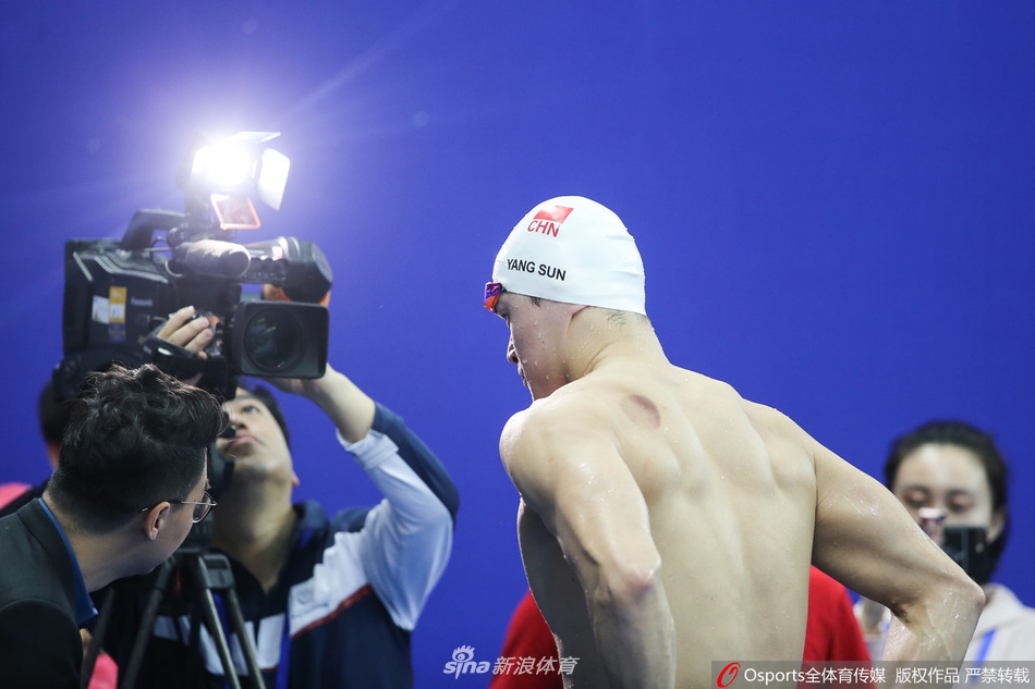 冠军赛1500米自孙杨顺晋级半决赛