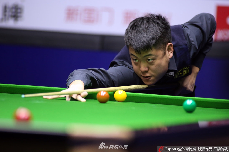 中国赛第2轮：梁文博6-5斯泰德曼