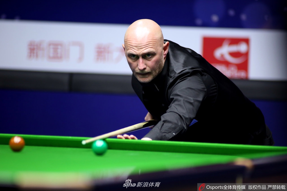 中国赛第2轮：梁文博6-5斯泰德曼