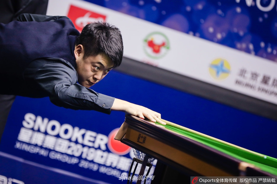 中国赛第2轮：梁文博6-5斯泰德曼