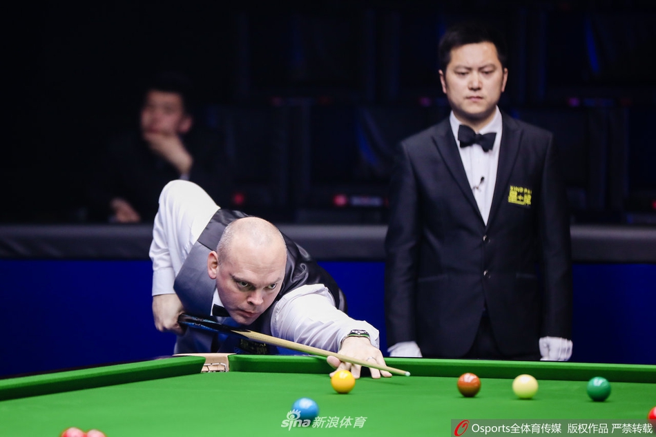 中国赛第2轮：宾汉姆6-3艾伯顿