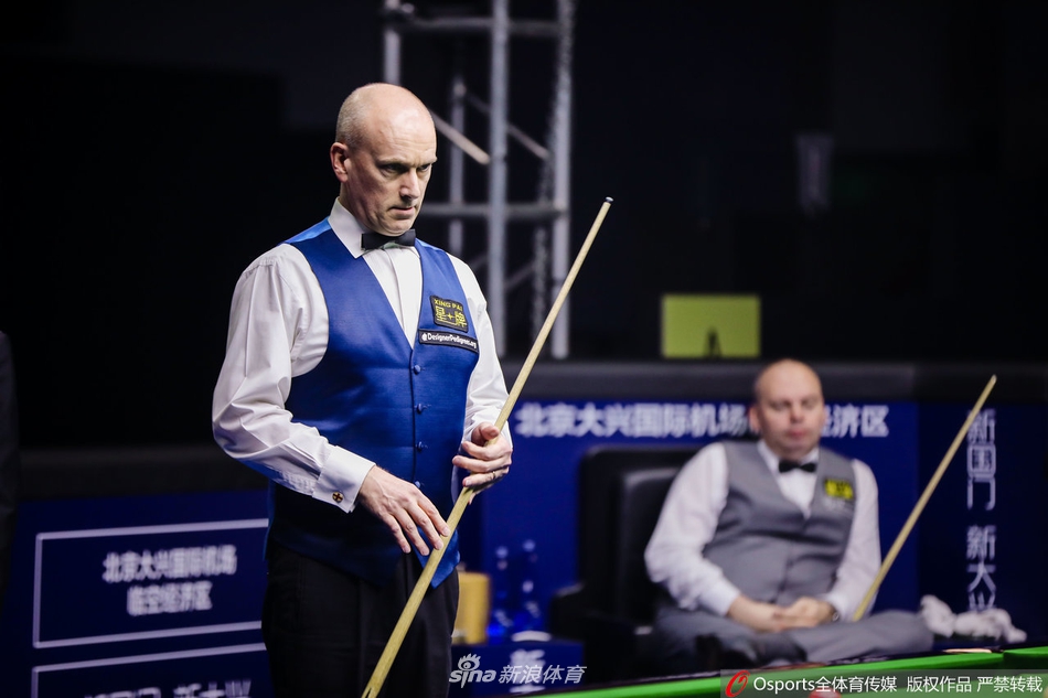 中国赛第2轮：宾汉姆6-3艾伯顿