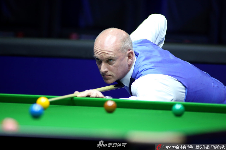 中国赛第2轮：宾汉姆6-3艾伯顿