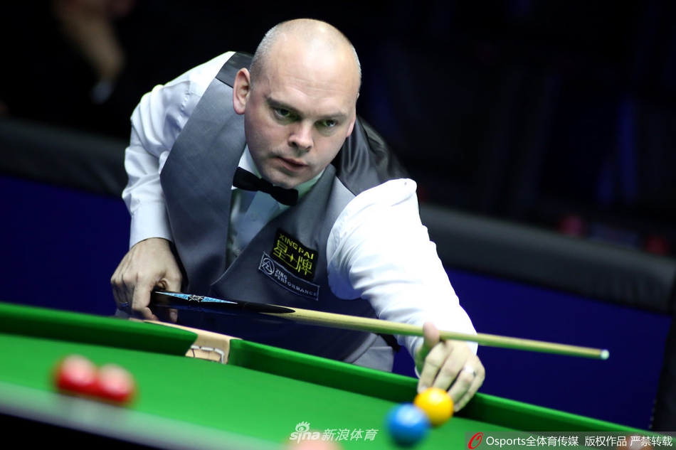 中国赛第2轮：宾汉姆6-3艾伯顿