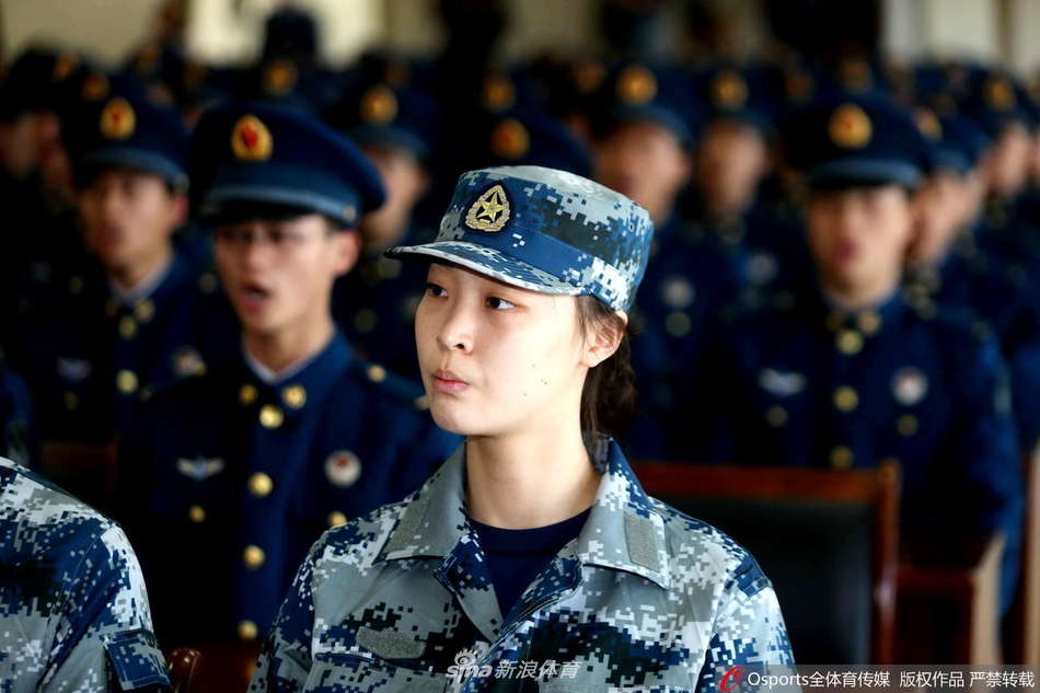 军装下中国女排的“青涩脸庞”