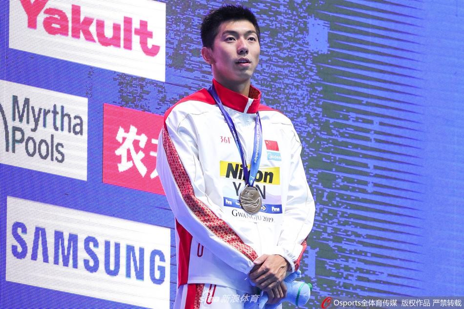 世锦赛100蛙皮蒂夺冠闫子贝第3