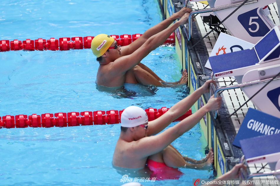 世锦赛200仰徐嘉余晋级半决赛