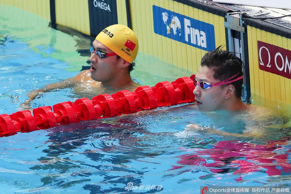 世锦赛200仰徐嘉余晋级半决赛
