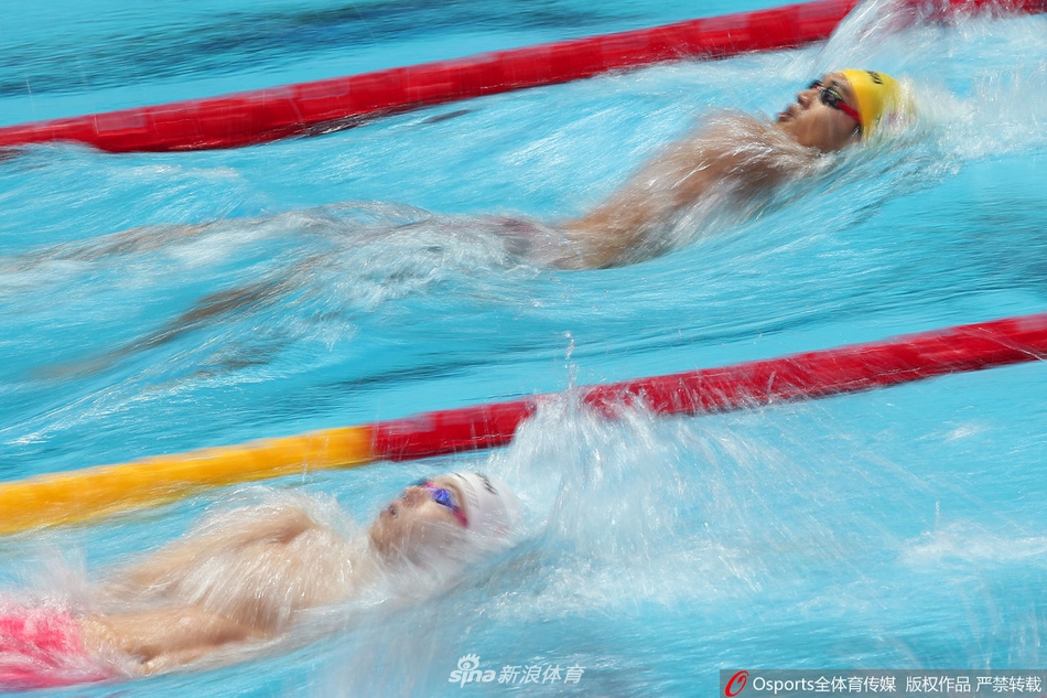 世锦赛200仰徐嘉余晋级半决赛