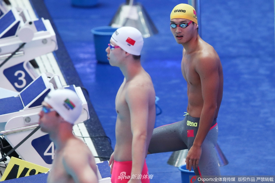 世锦赛200仰徐嘉余晋级半决赛