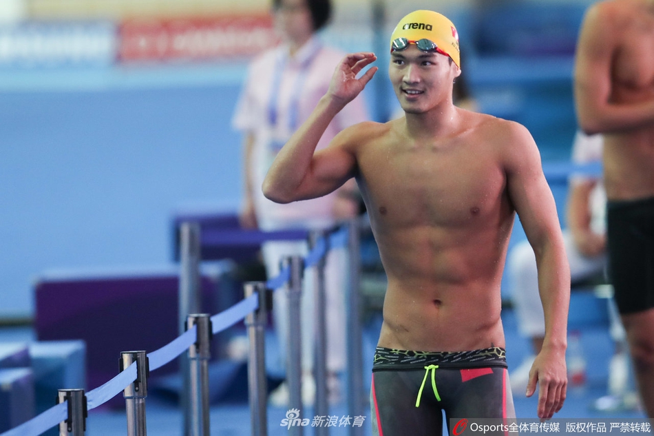 世锦赛50仰徐嘉余晋级半决赛