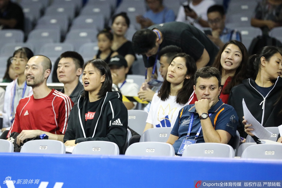 中国女排观战奥运资格赛土德战