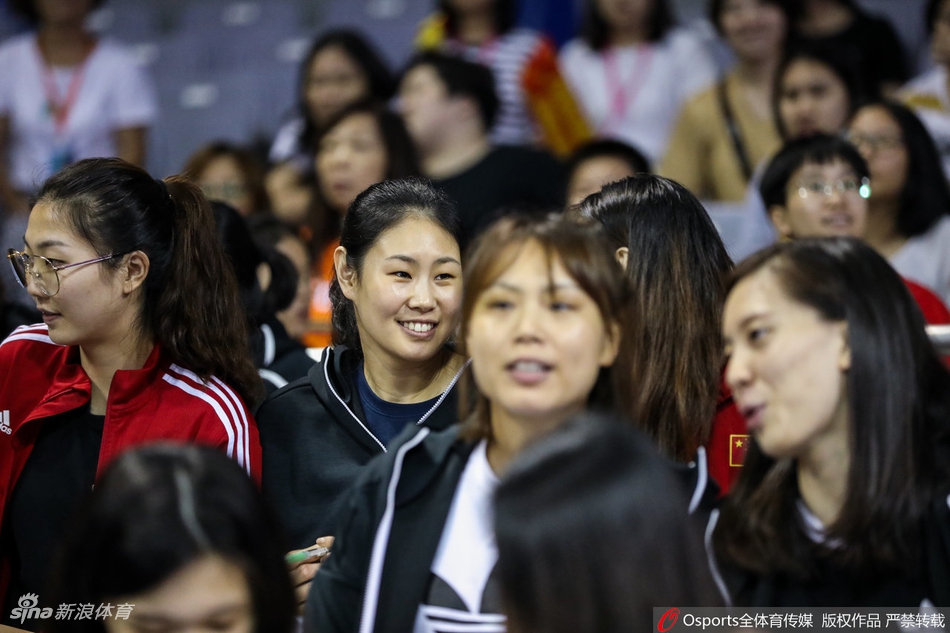 中国女排观战奥运资格赛土德战