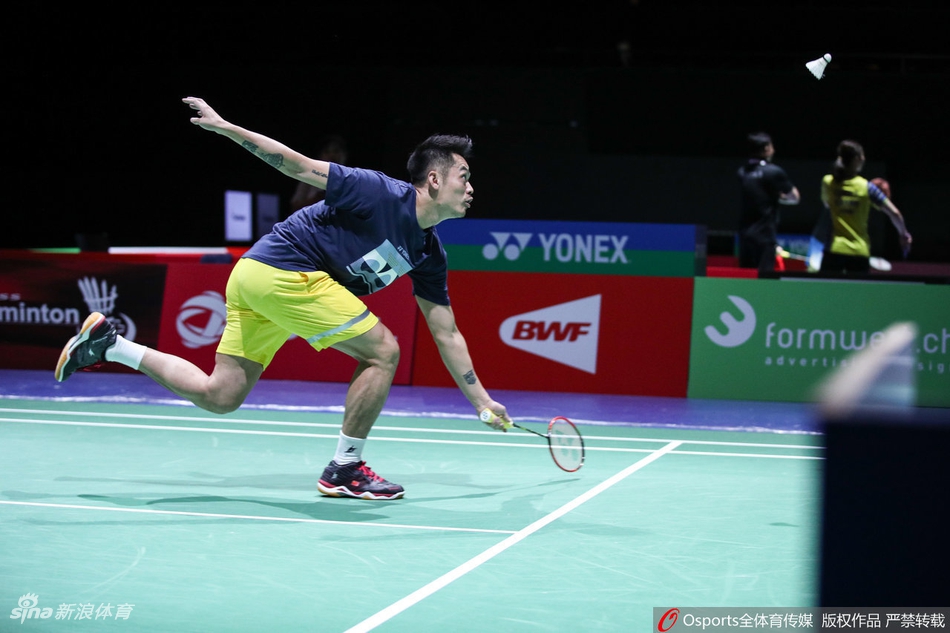 羽毛球世锦赛林丹赛前训练