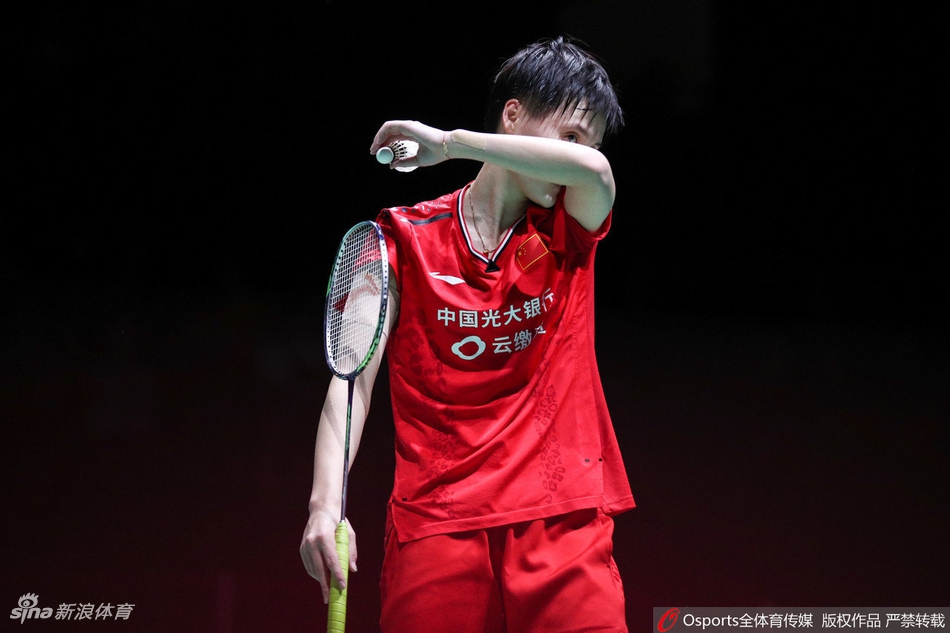 世锦赛陈雨菲0-2辛杜止步四强