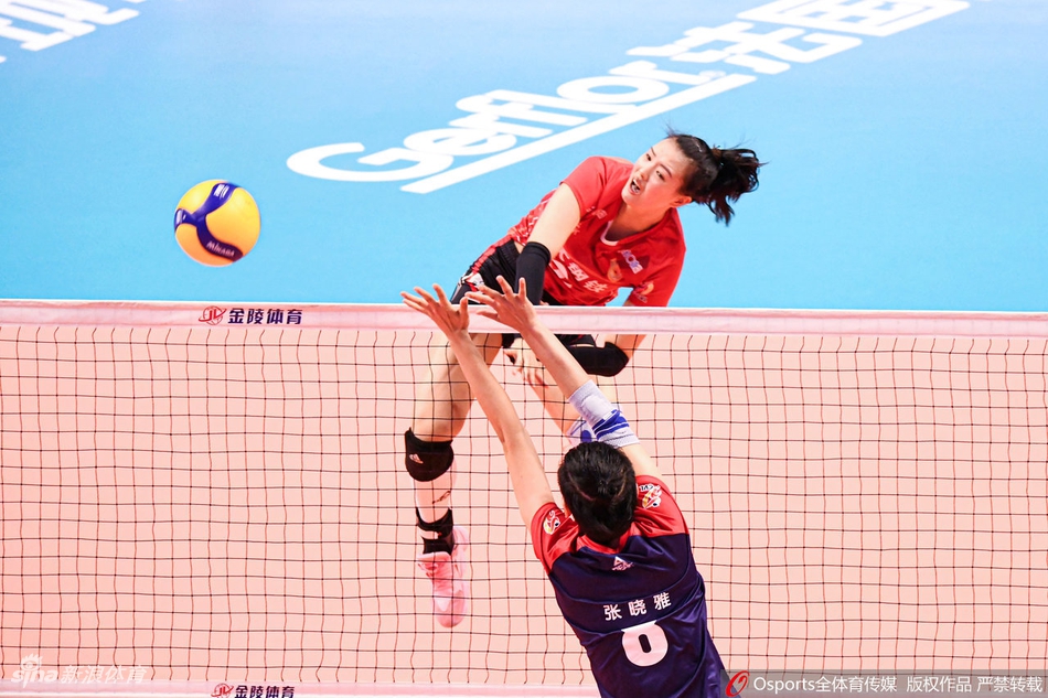 排超首轮江苏3-0四川女排